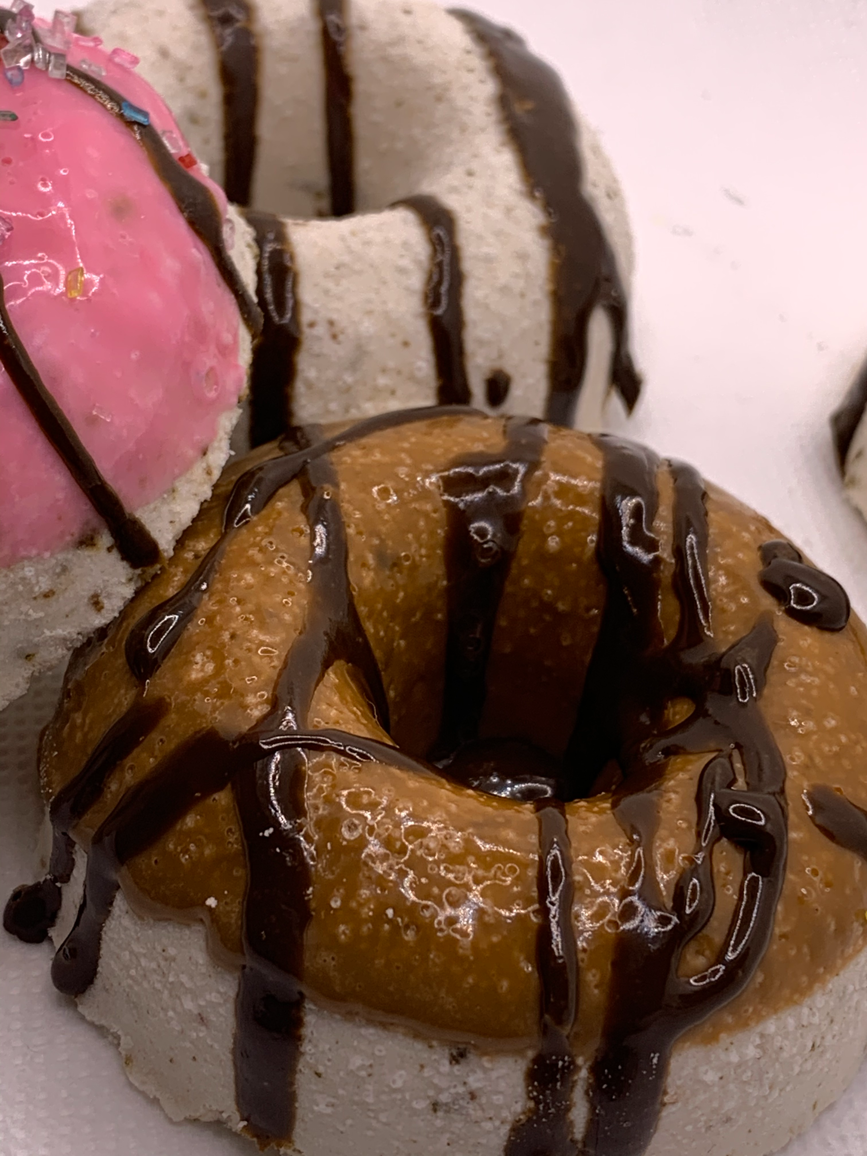 BATH BOMB SOAKING DOUGHNUT